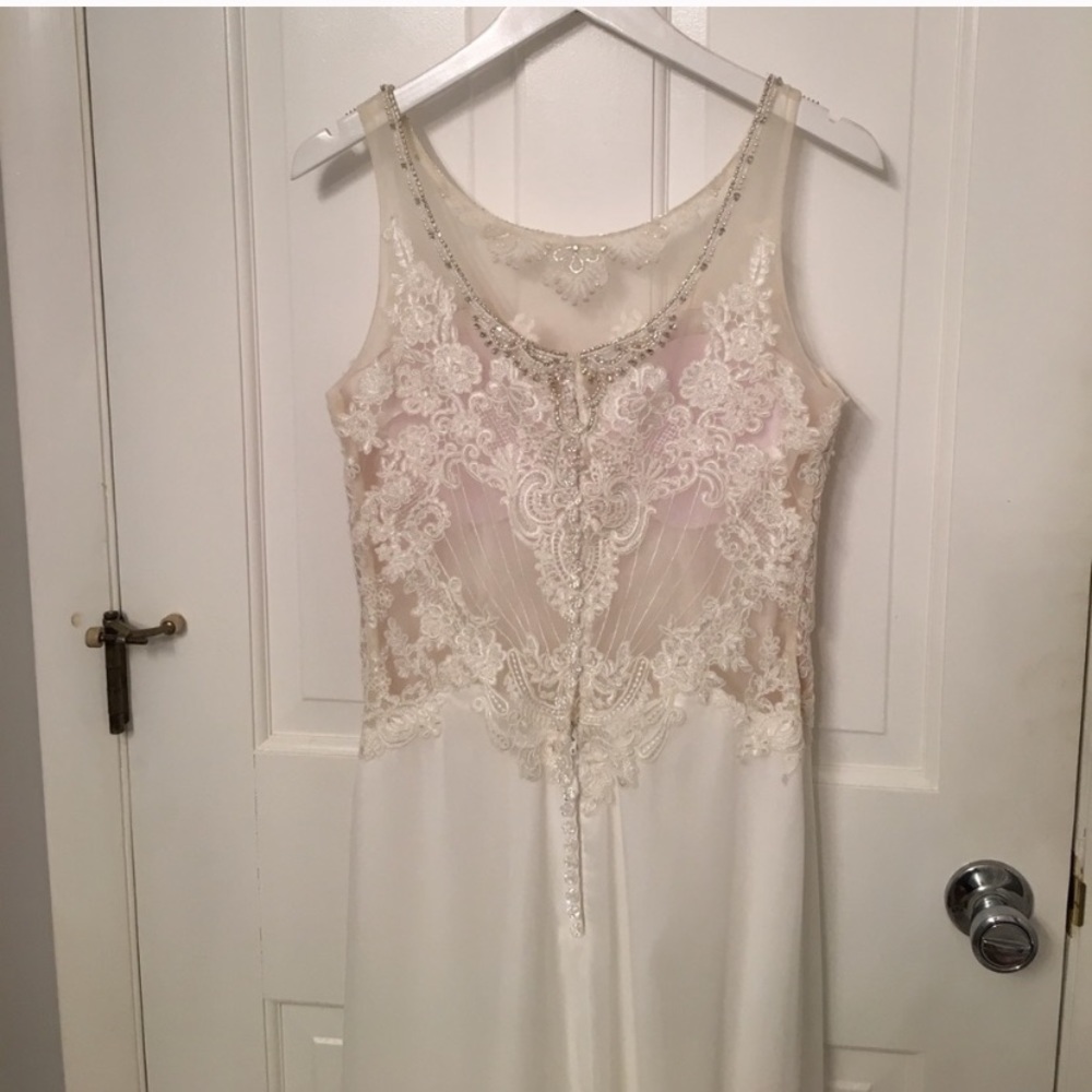 NEW ivory embellished romantic wedding gown - Picture 8 of 10